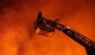 Росіяни майже дві доби гатили по Дніпру: в місті значні руйнування, є загиблі та поранені (фото, відео)