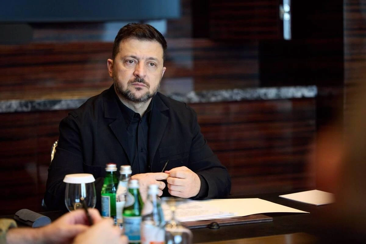 Окупанти стягують ППО з російських регіонів до Москви та Кримського мосту, - Зеленський