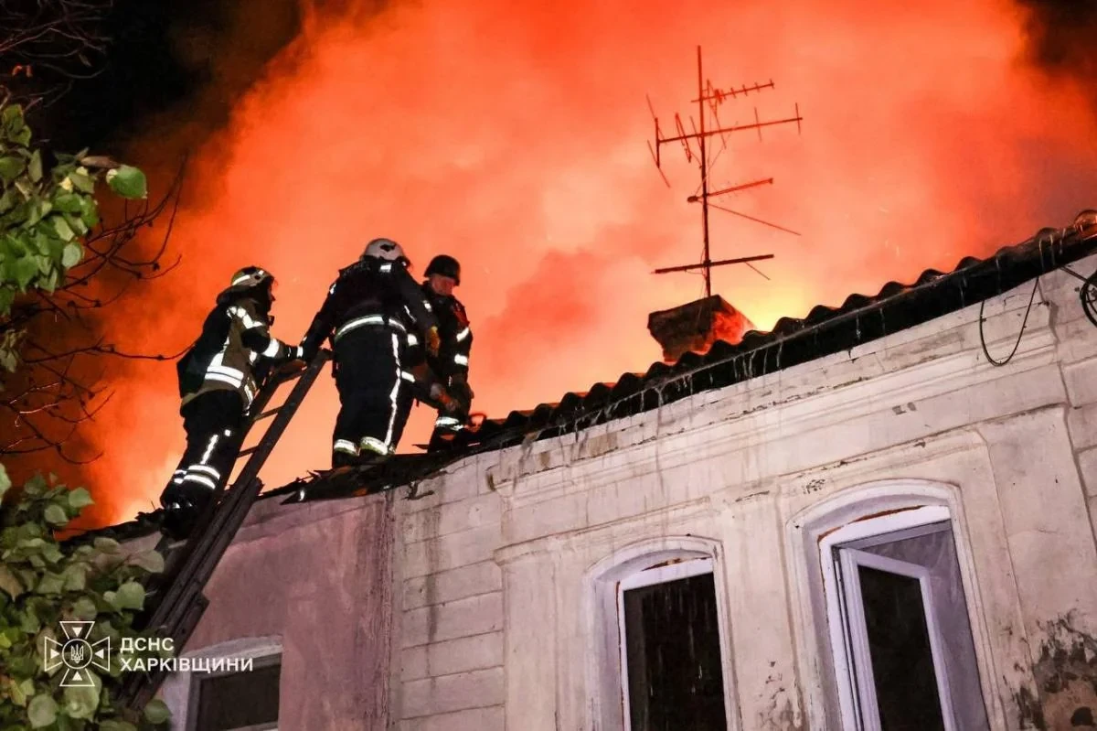 Росіяни вдарили по Харкову: є поранені, пошкоджено будинки (фото, видео)